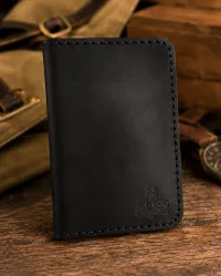 Red Dog Travel Wallet – Forge Black, British Tan