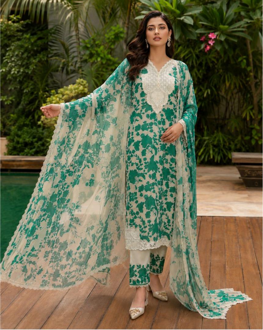 Emerald Green Floral Embroidered Lawn 3 Piece Suit – Image 1