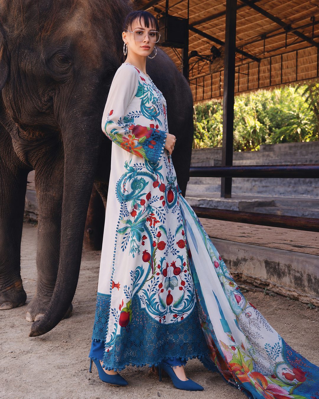 Royal Blue Bloom 3 Piece Suit – Image 4