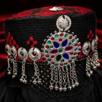Black Red Heritage Mirror Work Cap by Zariya – Image 3