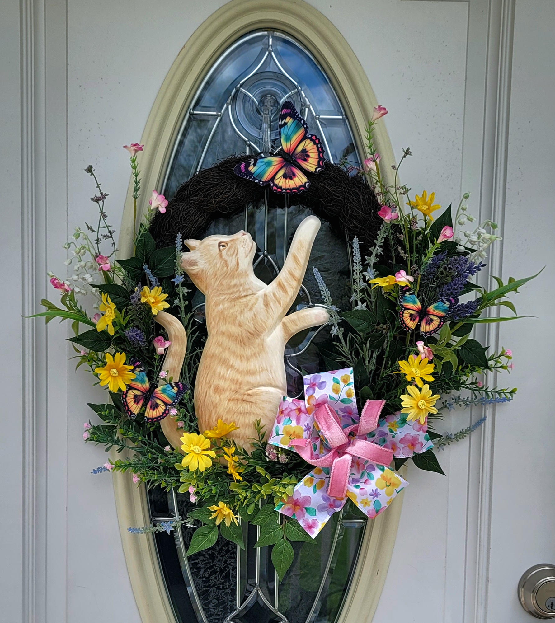 Playful Orange Tabby Cat & Wildflower Wreath – Image 1