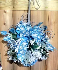 Icy Blue Snowflake & Frosted Pine Winter Kissing Ball – Image 1