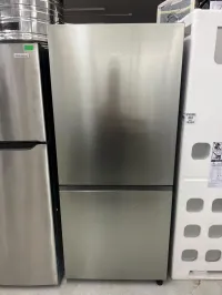 Samsung RB16DG6000SL 16 Cu. Ft. Bottom Freezer Refrigerator – Stainless Look – Image 1