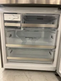 LG LBNC15251V/00 15 Cu. Ft. Bottom Freezer Refrigerator – Platinum Silver – Image 4