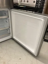 LG LBNC15251V/00 15 Cu. Ft. Bottom Freezer Refrigerator – Platinum Silver – Image 3