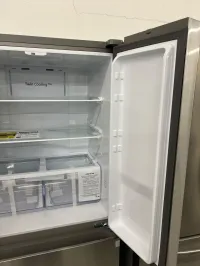 Samsung RF18A5101SR 18 Cu. Ft. French Door Refrigerator – Stainless Steel – Image 3