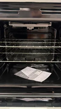 Frigidaire VFCFE306CAWJ 30" Freestanding Electric Range – White – Image 3