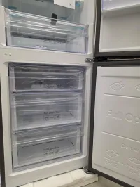 Samsung RB10FSR4ESR 10 Cu. Ft. Bottom Freezer Refrigerator – Stainless Steel – Image 4