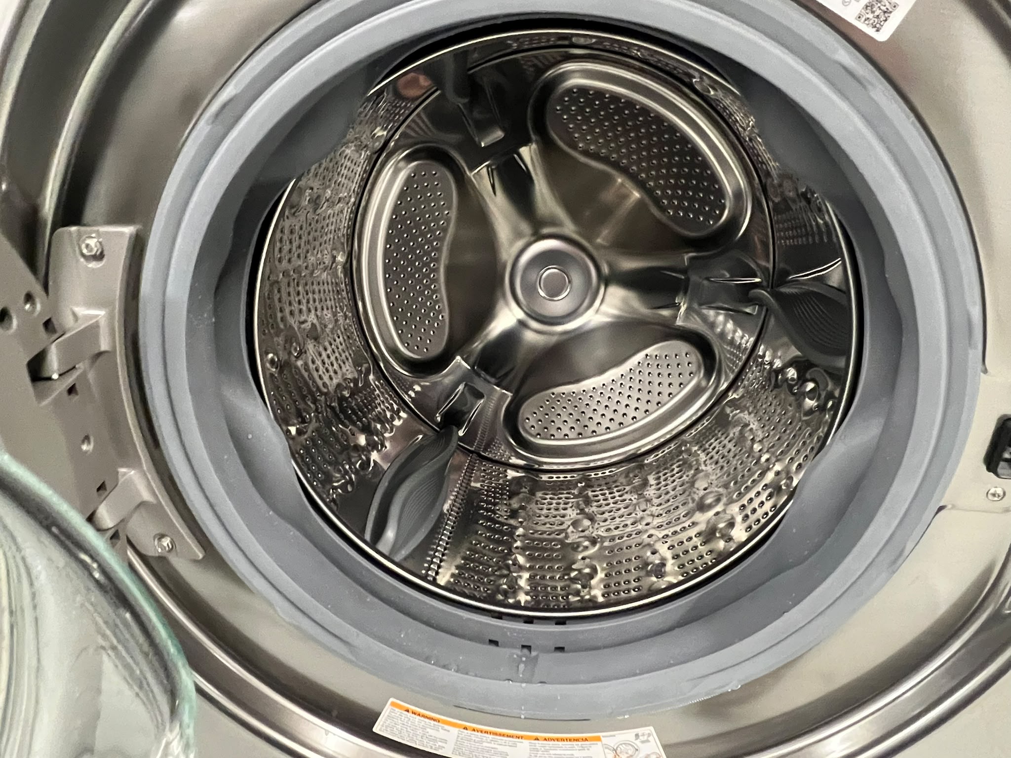 LG WM3400CV 5.2 Cu. Ft. Front Load Washer with ColdWash® | Graphite Steel – Image 3