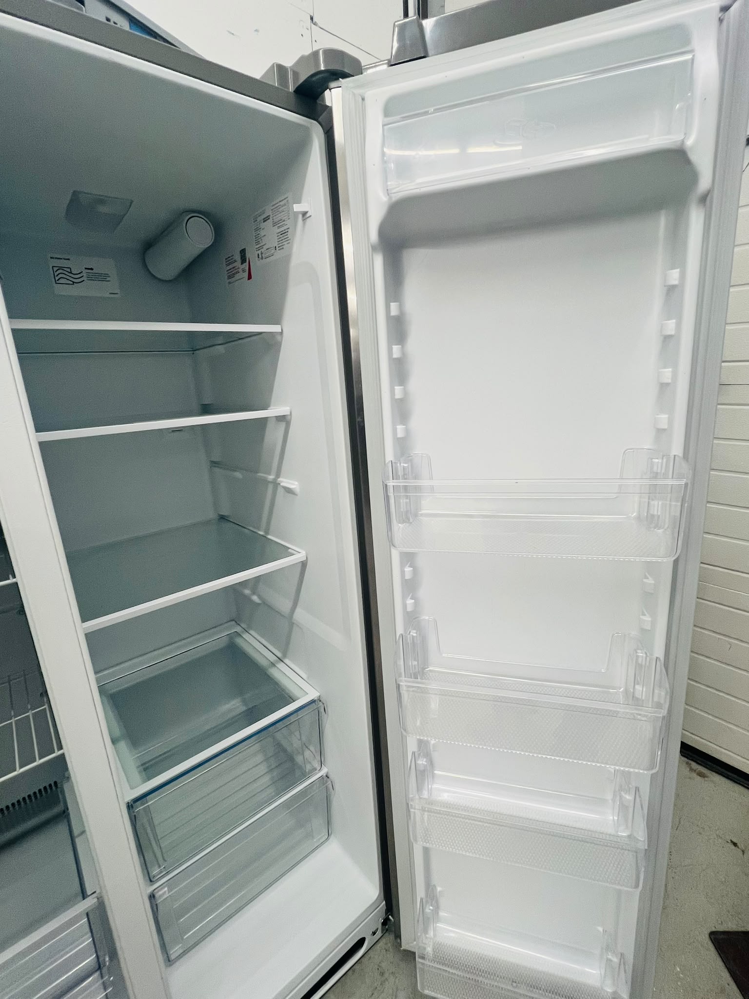 Frigidaire FRSS26LSAFE 25.6 Cu. Ft. Side-by-Side Refrigerator | Stainless Steel – Image 4