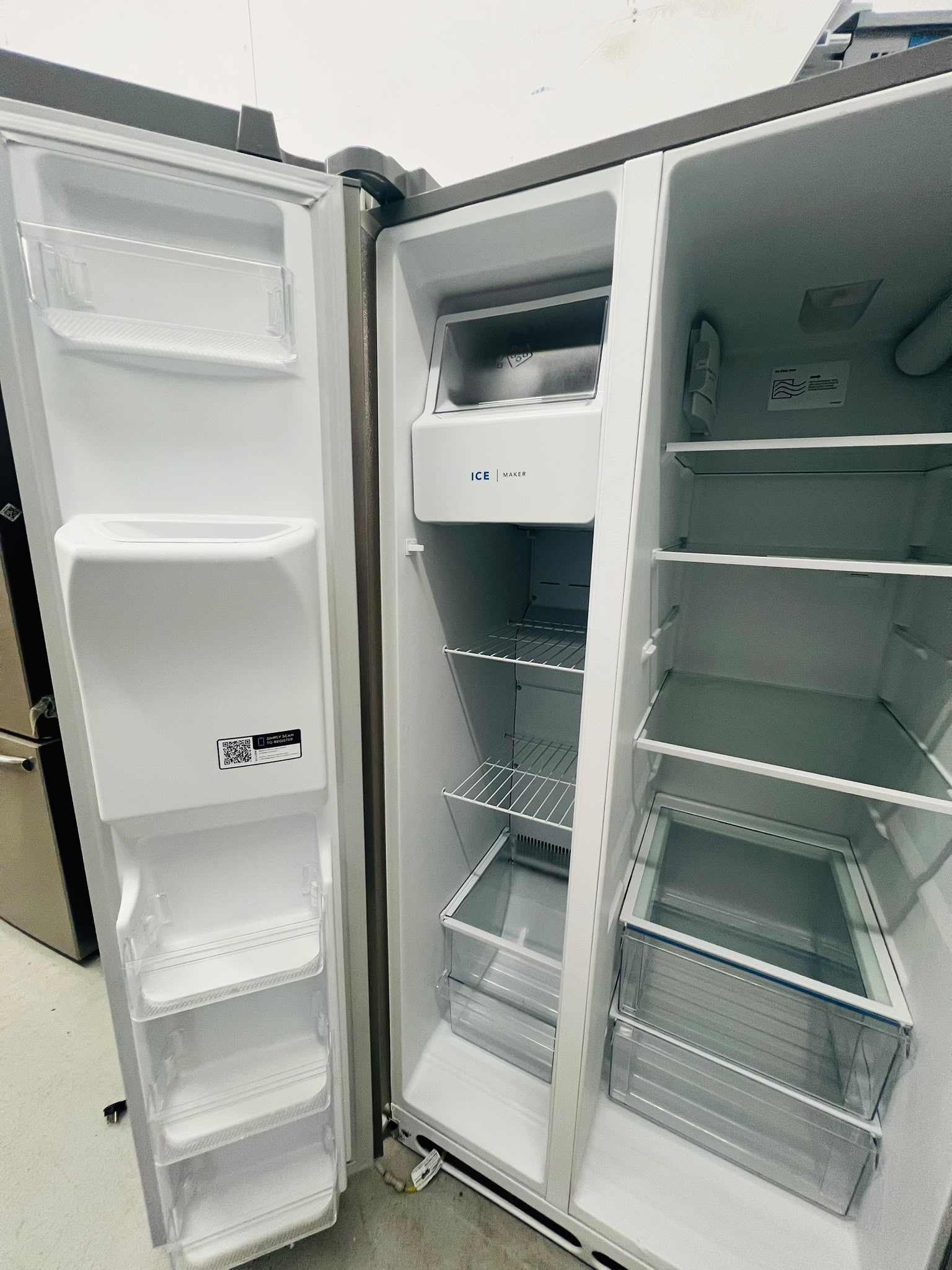Frigidaire FRSS26LSAFE 25.6 Cu. Ft. Side-by-Side Refrigerator | Stainless Steel – Image 7