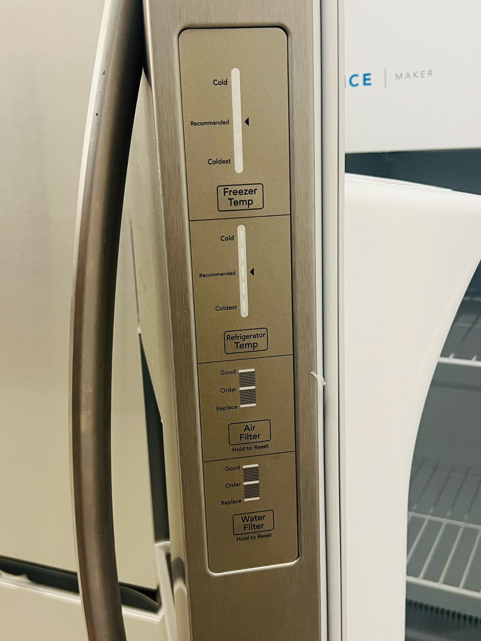 Frigidaire FRSS26LSAFE 25.6 Cu. Ft. Side-by-Side Refrigerator | Stainless Steel – Image 9
