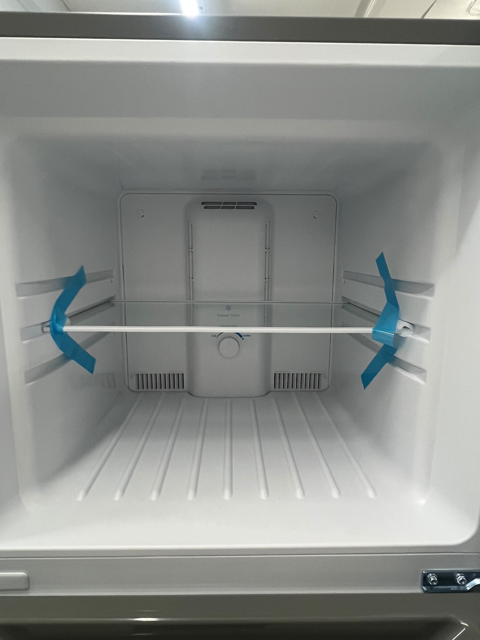 Frigidaire FFET1022UV 10.1 Cu. Ft. Apartment-Size Top Freezer Refrigerator | Garage Ready | Stainless Steel Look – Image 3