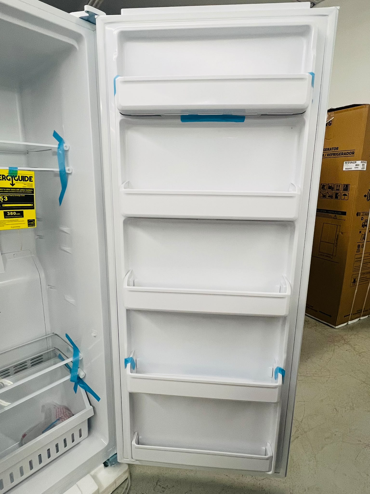 Frigidaire FFUE1326AW 13 Cu. Ft. Garage Ready Upright Freezer | White – Image 3