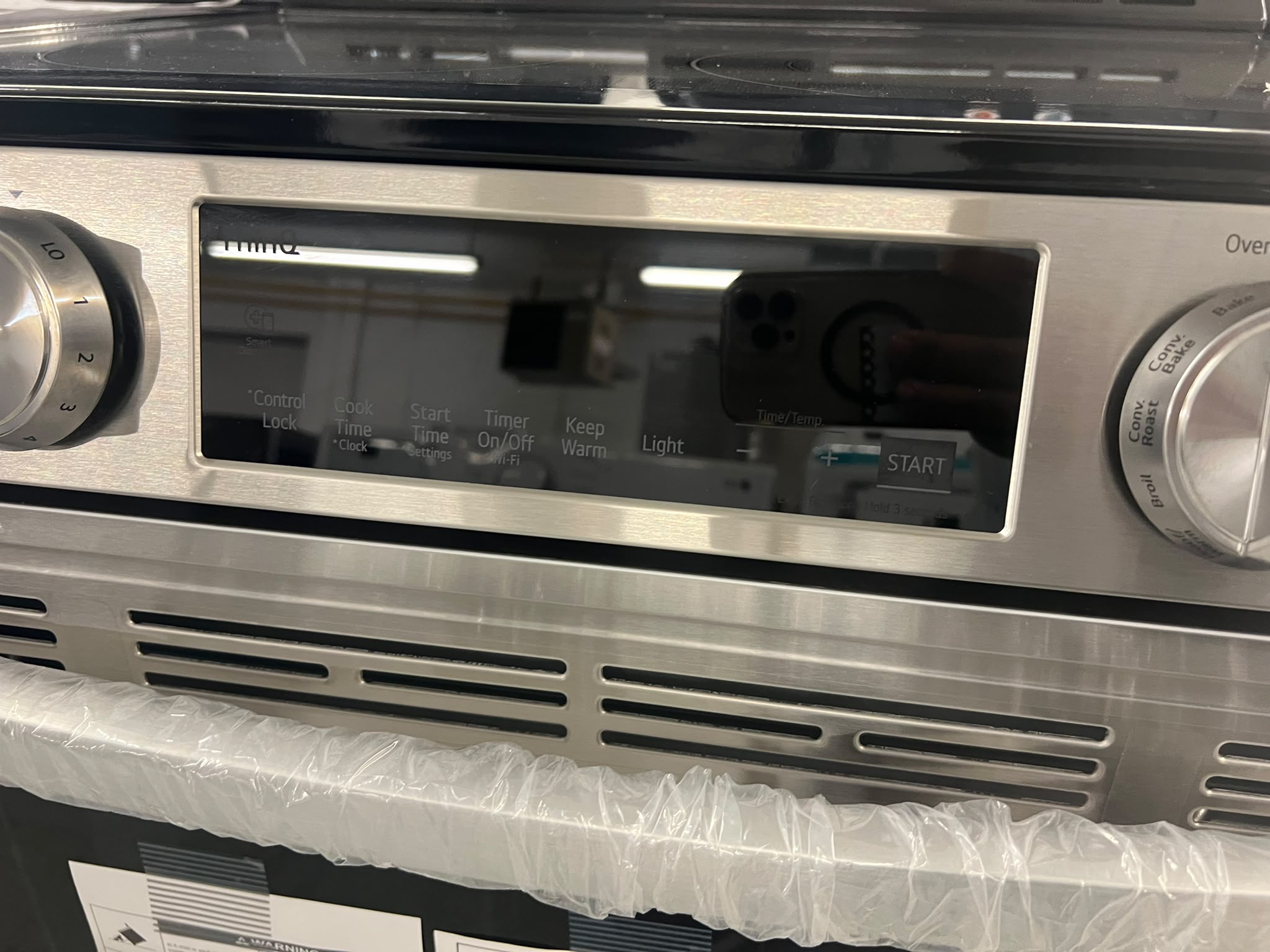 LG LSEL633CF 6.3 Cu. Ft. Smart Electric Slide-In Range with Air Fry & Convection – Image 4