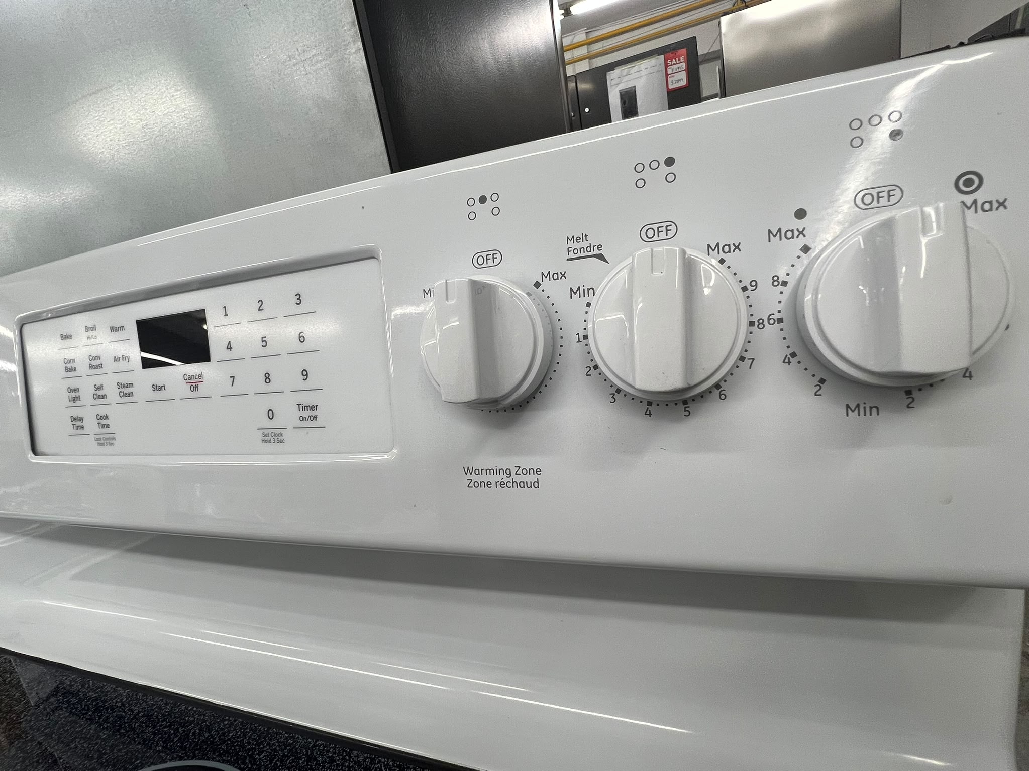 GE JCB840DVWW 30" 5.0 Cu. Ft. Electric Convection Range with No-Preheat Air Fry | White – Image 5