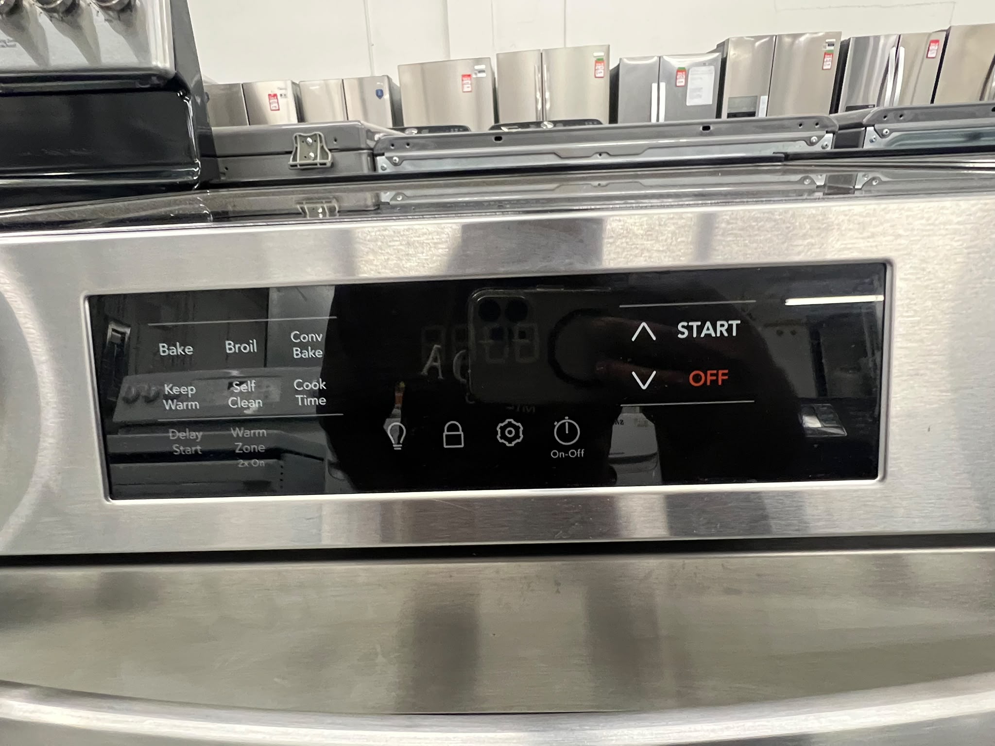 Frigidaire FCFE308CASF 30" 5.3 Cu. Ft. Front Control Electric Range | Stainless Steel – Image 6