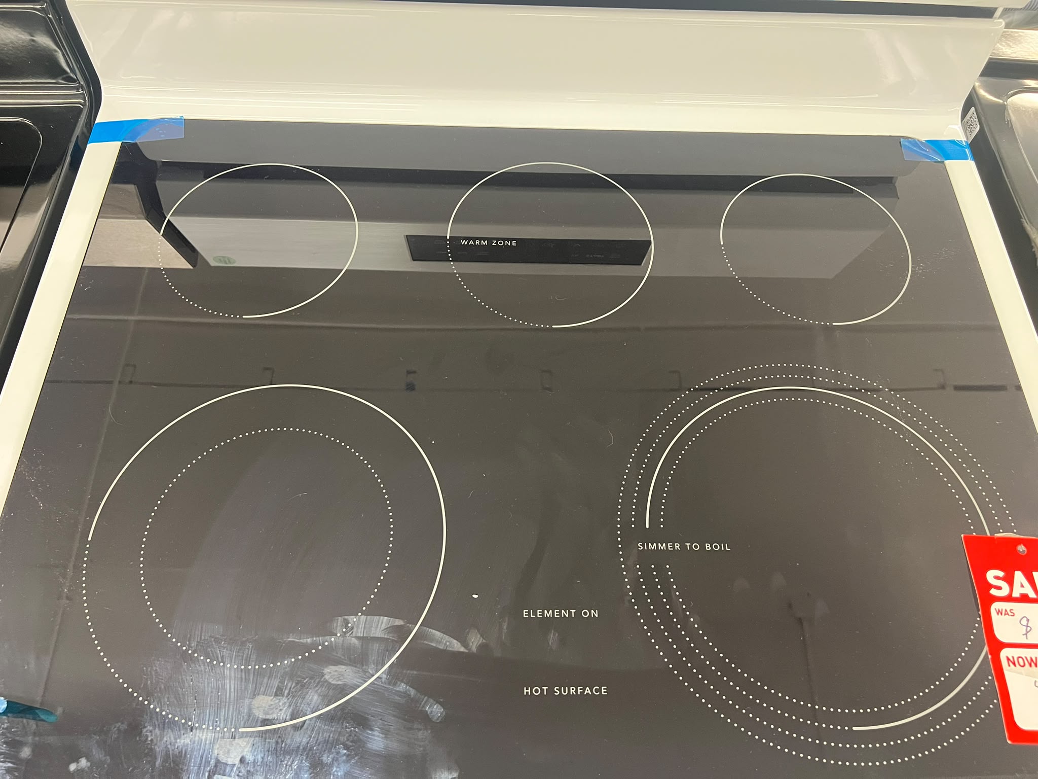 Frigidaire FCRE306CAWJ 30" 5.3 Cu. Ft. Electric Range with EvenTemp® | White – Image 5