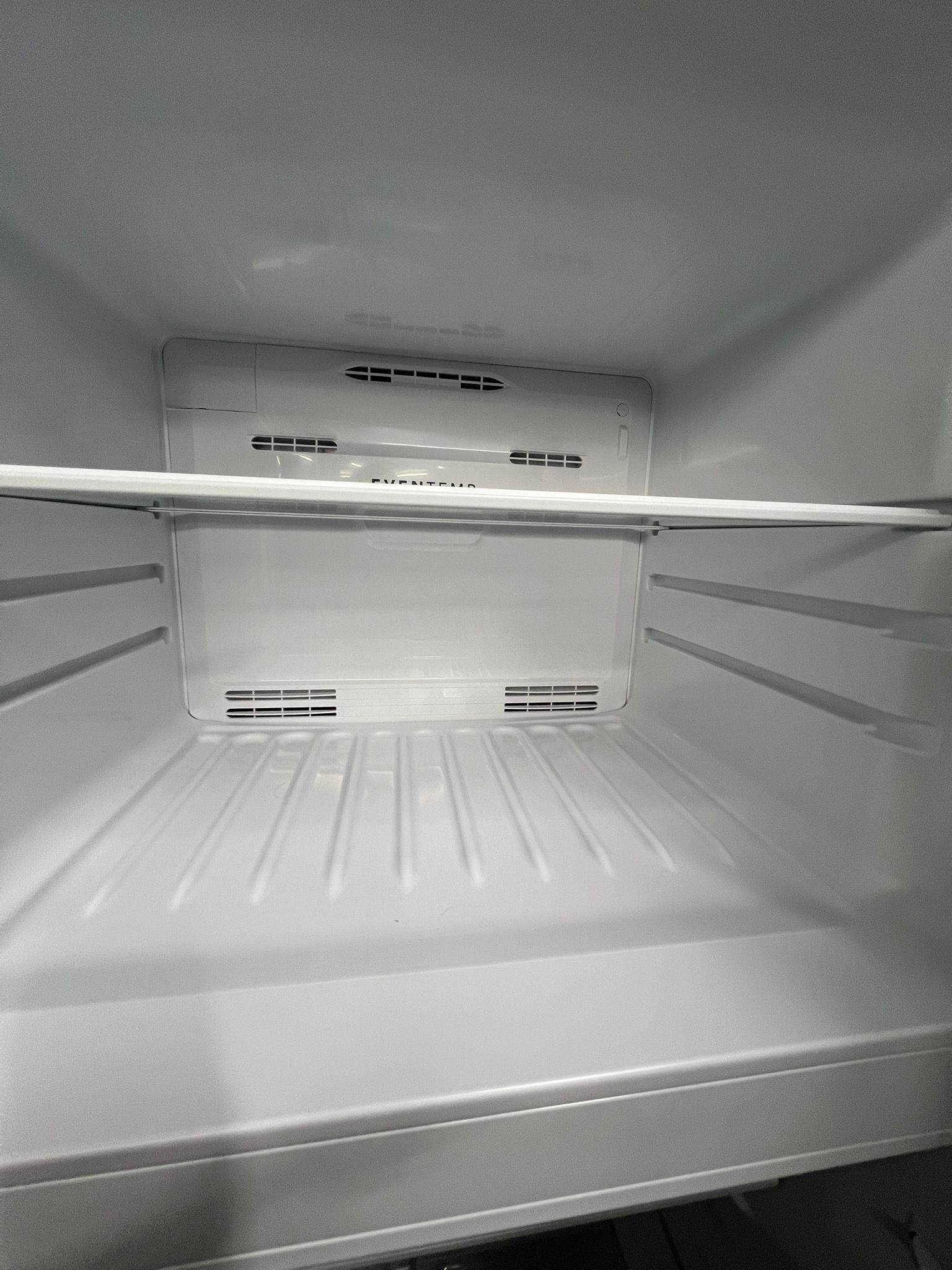 Frigidaire FRTE1835AS 18.17 Cu. Ft. 30" Garage-Ready Top-Freezer Refrigerator – Image 3