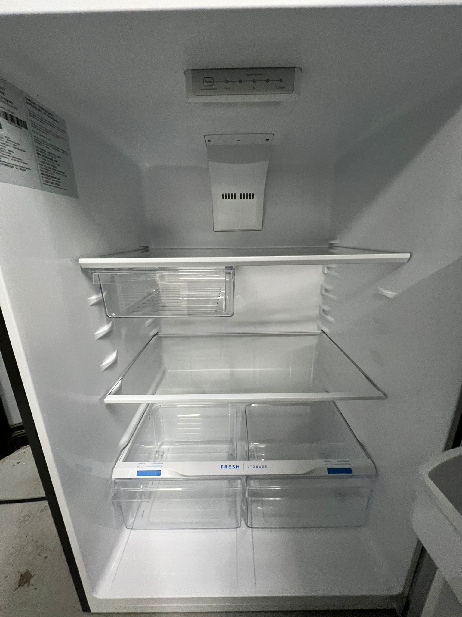 Frigidaire FRTE1835AS 18.17 Cu. Ft. 30" Garage-Ready Top-Freezer Refrigerator – Image 4