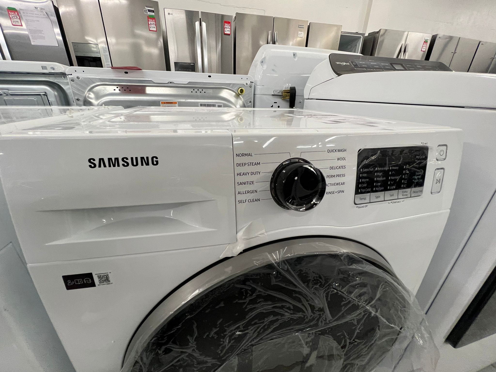 Samsung WW25B6800AW 2.9 Cu. Ft. Washer & DV25B6800EW 4.0 Cu. Ft. Electric Dryer Set – 24" – Image 3