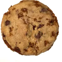Toffee Chocolate Chip Cookie – Image 1
