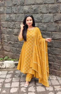 Mustard Yellow Ethnic Kurta Set with White Geometric Print – Image 1