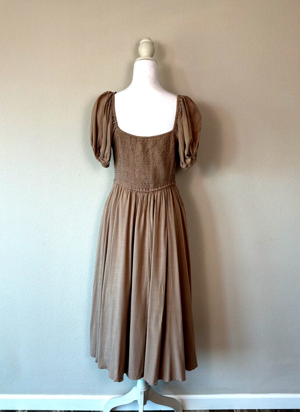 Ari taupe midi dress – Imagen 2