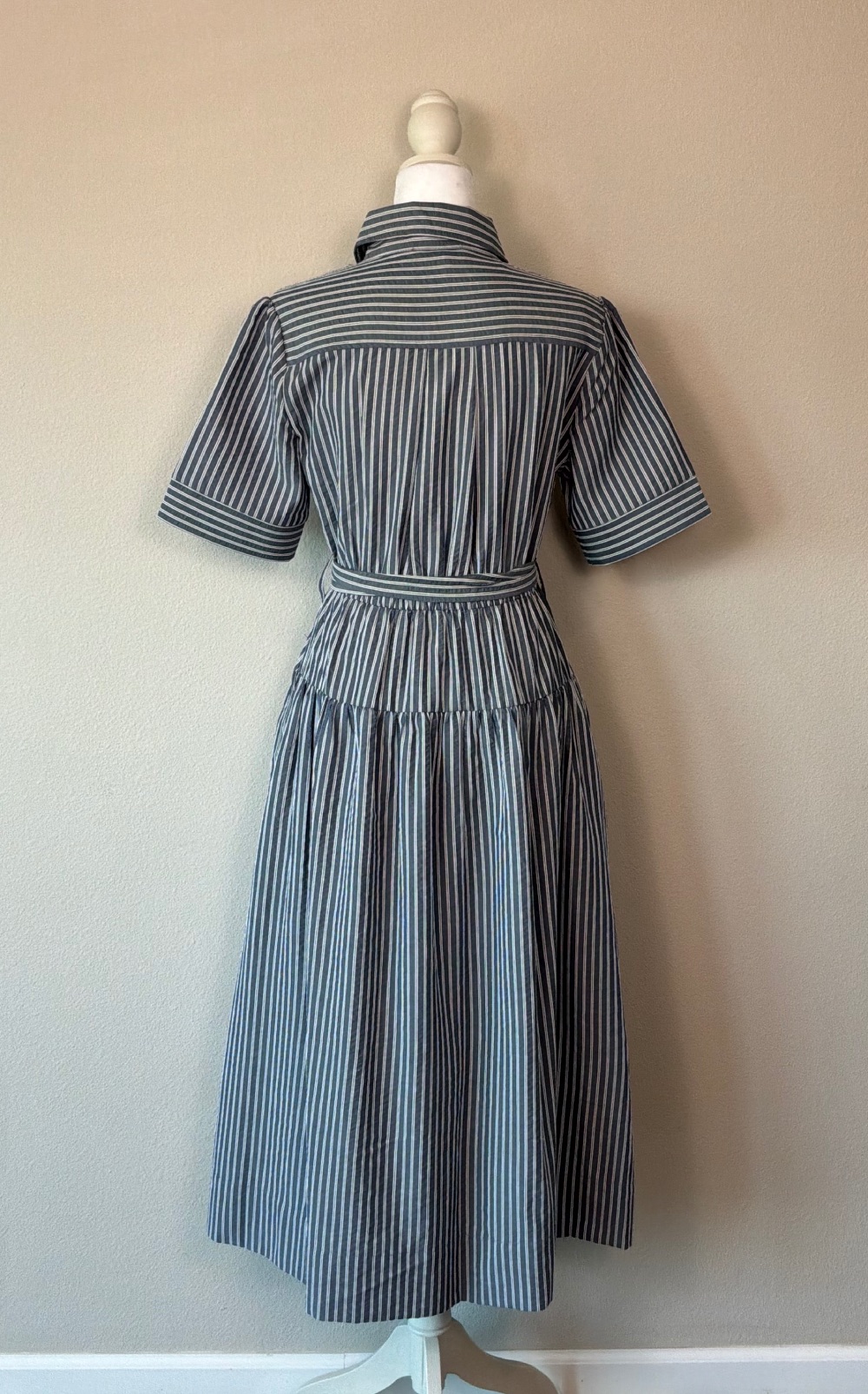Rox navy midi dress  – Image 2