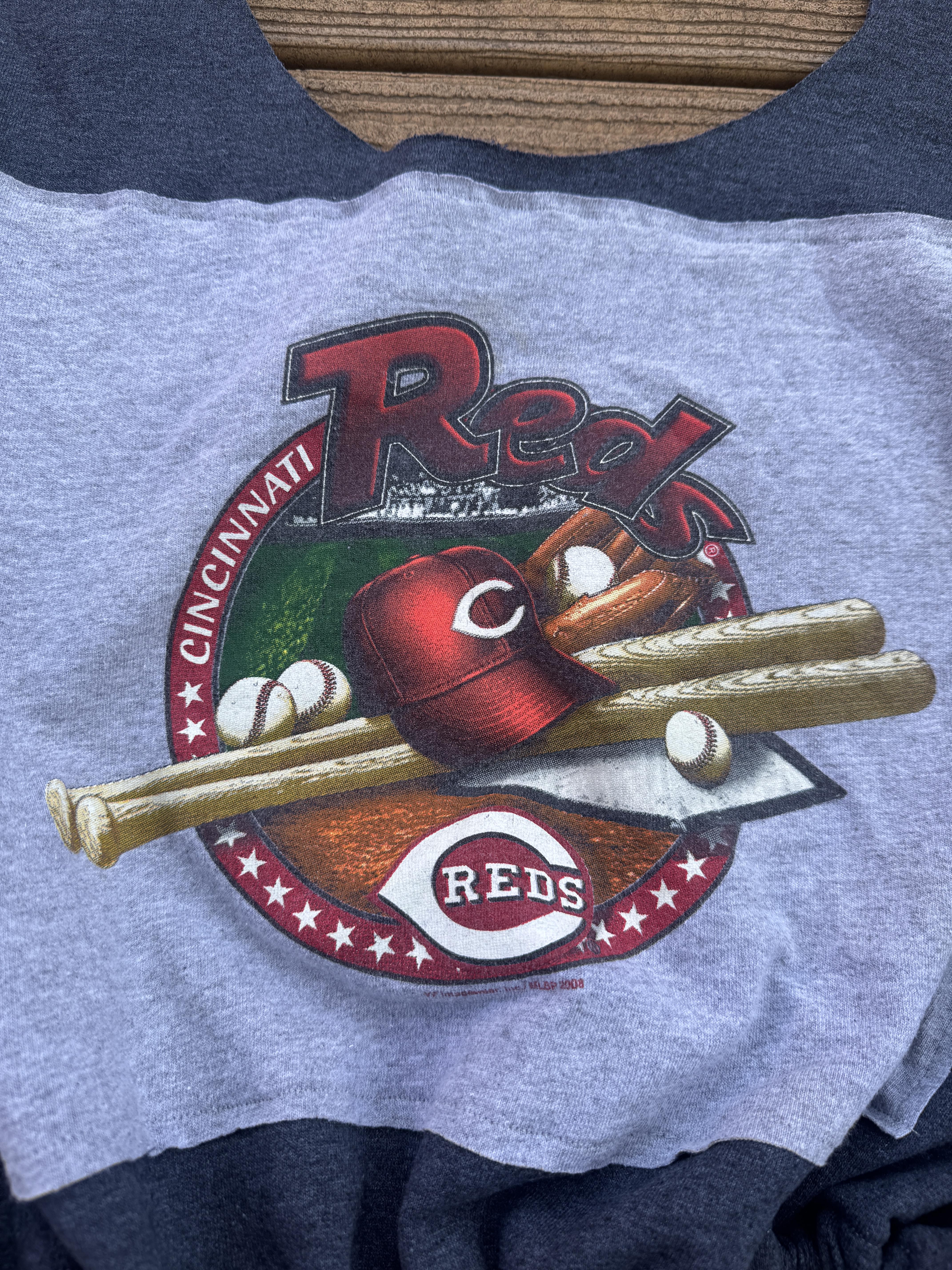 Cincinnati Reds  Crop Charcoal Sweatshirt Vintage MLB One Size SOLD OUT – Image 2