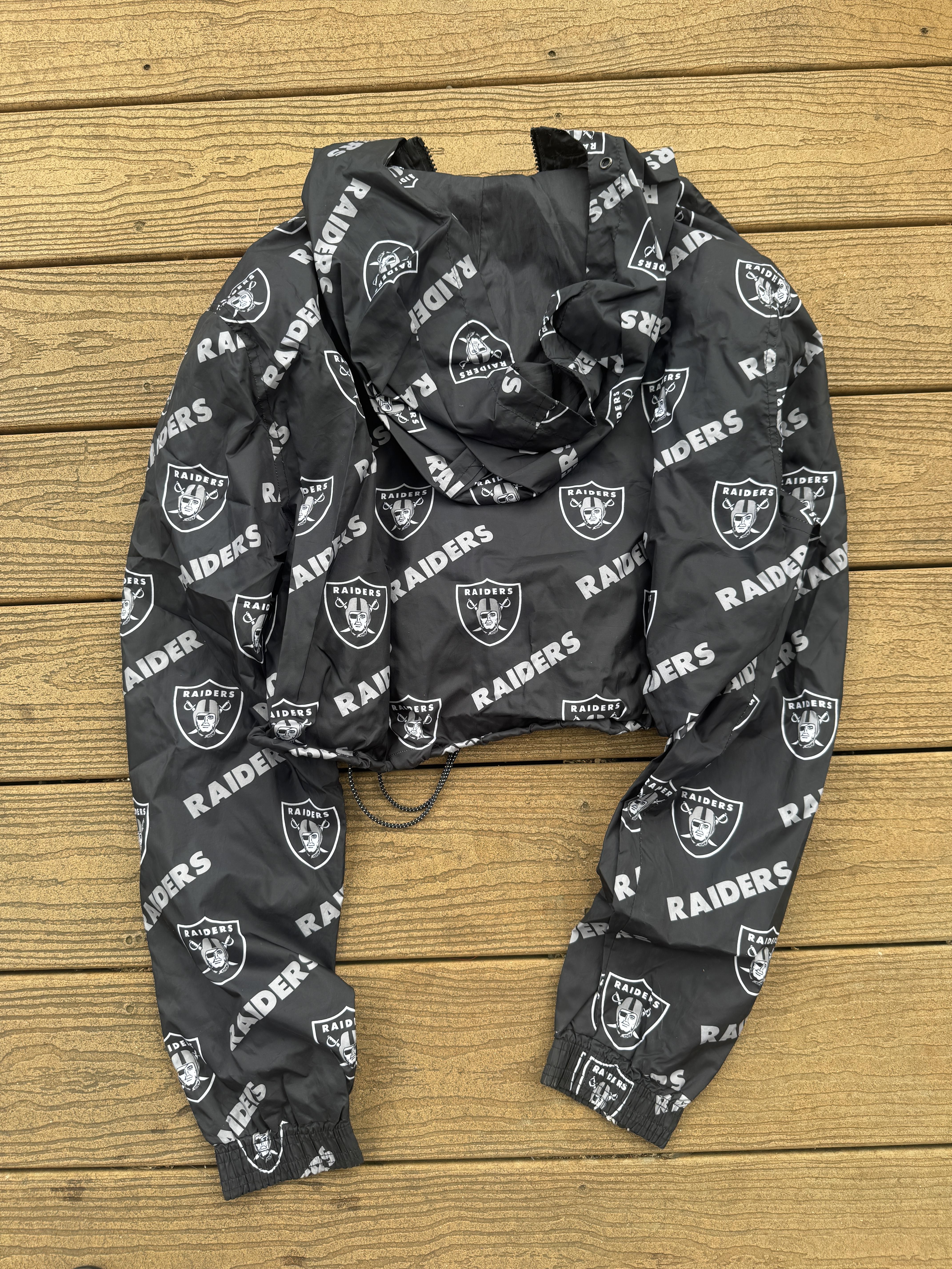Las Vegas Raiders Windbreaker Cropped All Over Print Vintage Pullover NFL Large – Image 2