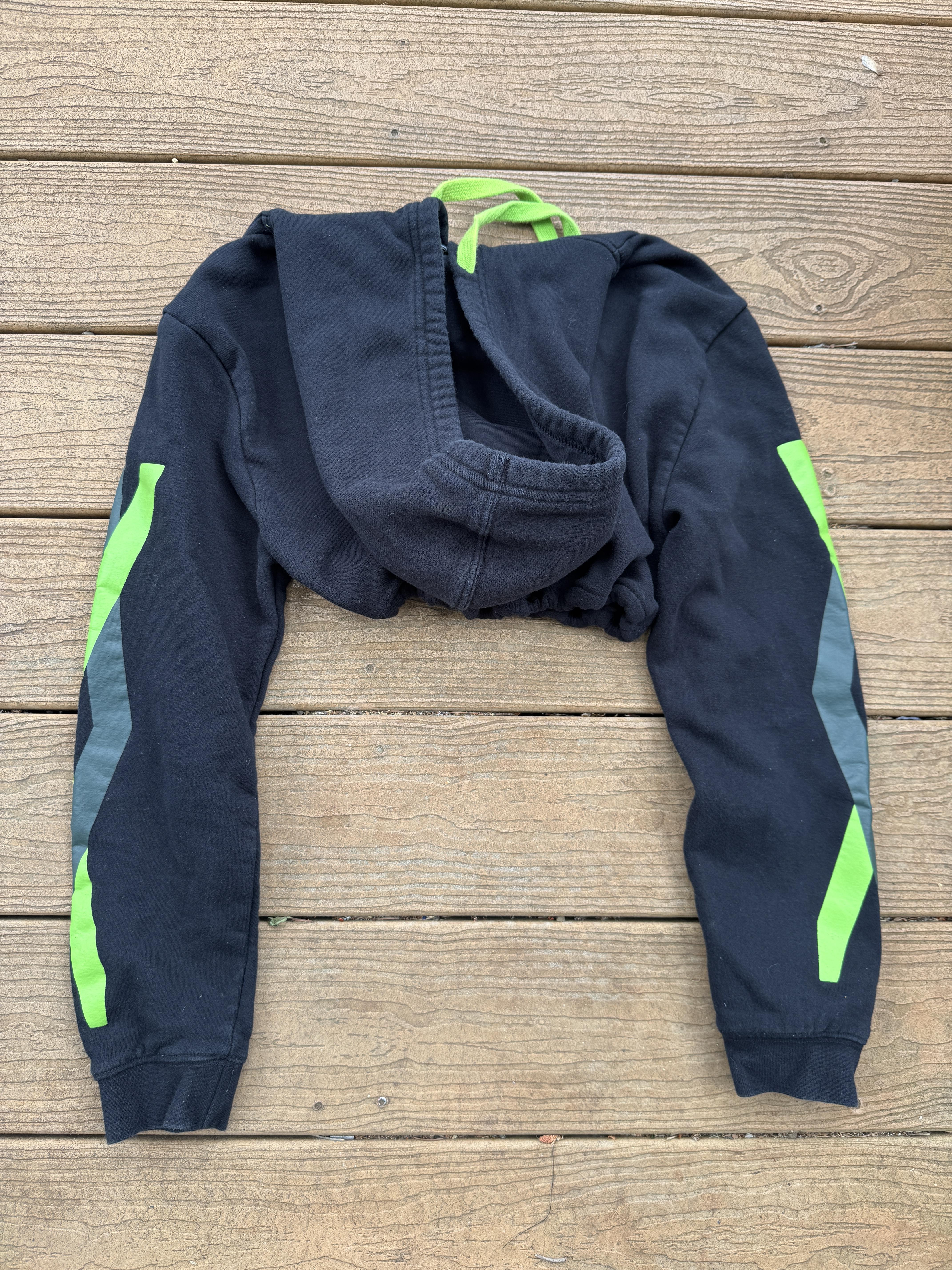 Boston Celtics Crop Hoodie Black Vintage NBA Small – Image 2