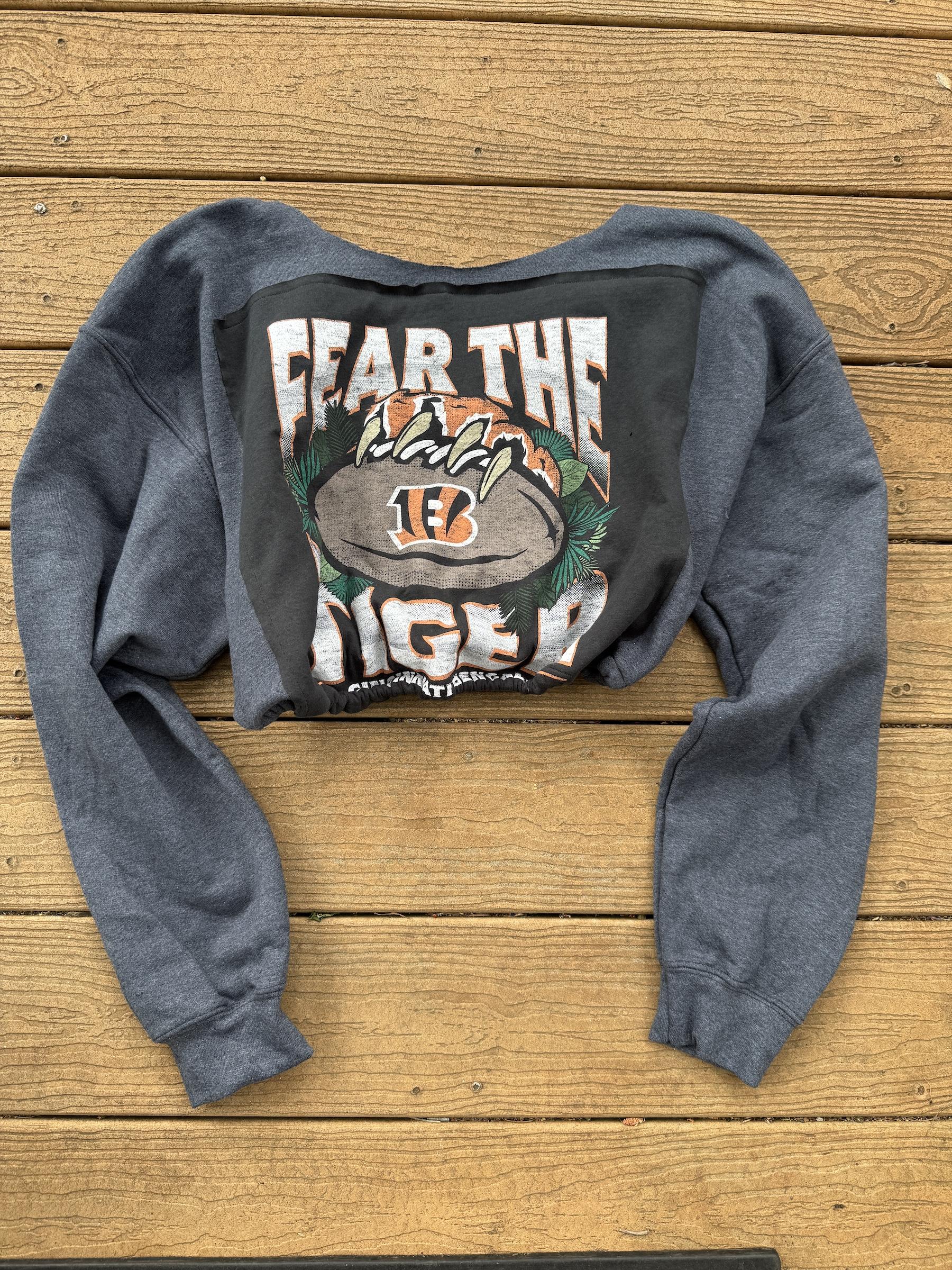 Cincinnatti Bengals Crop Sweatshirt Vintage NFL One Size Fear the Tiger – Image 1