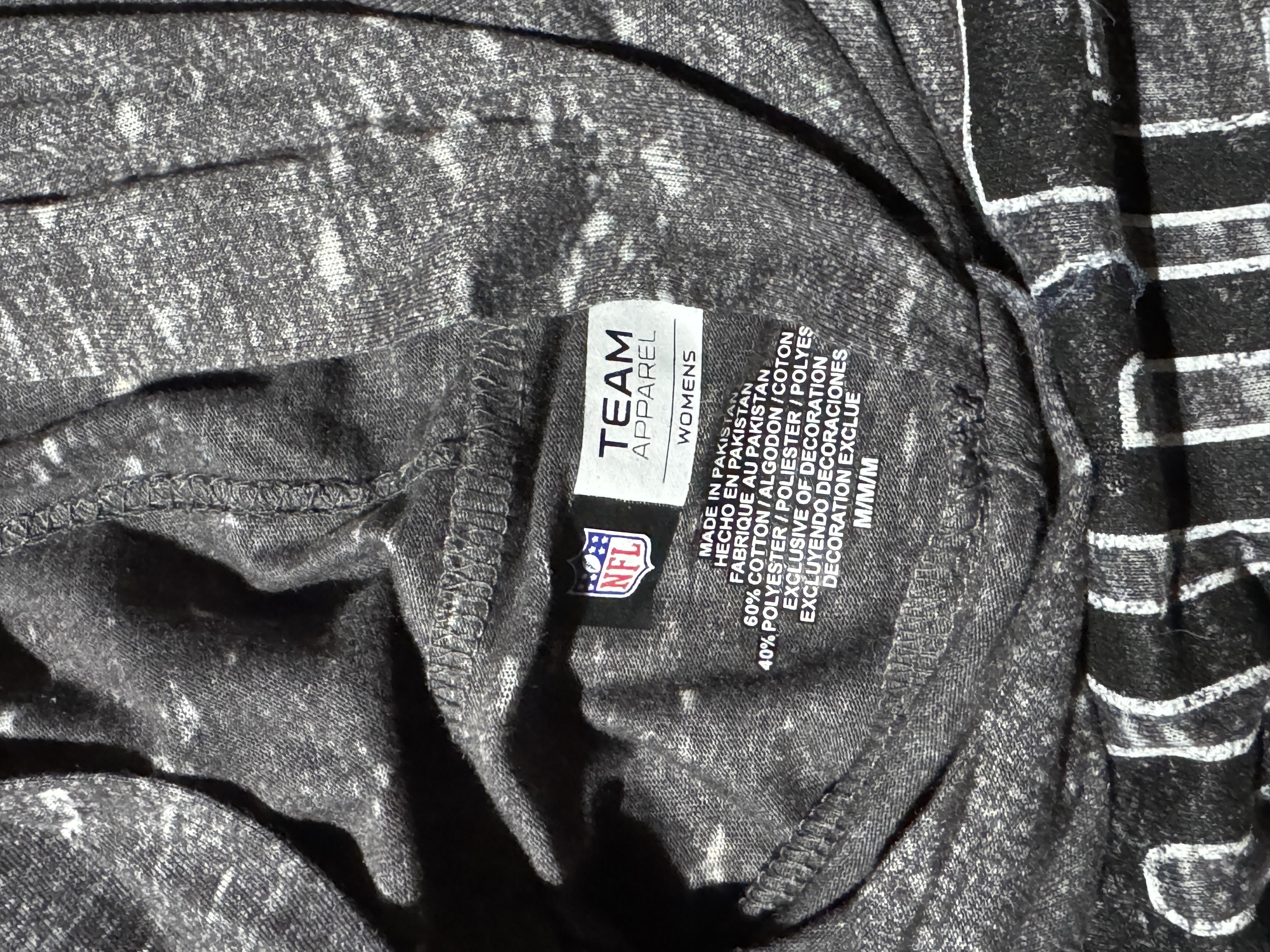 Las Vegas Raiders Cropped Vintage Hoodie Tee NFL Medium – Image 4