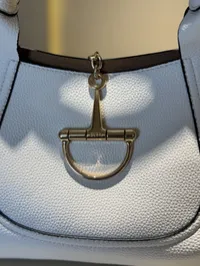Gucci Softbit Textured Leather Tote Super Master (White)  – Image 4