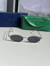 Gucci gold-toned metal frame – Image 2