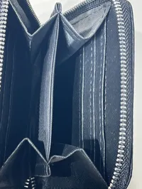Prada Wallet – Image 2