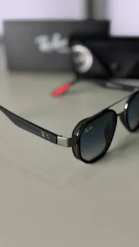 RayBan Sunglasses – Image 4