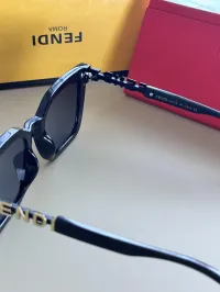 Fendi Sunglasses – Image 3
