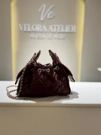 Chanel 25 Small Handbag Burgundy & Gold – Image 2