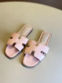 Hermes Oran Peach Slippers – Image 2