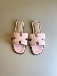 Hermes Oran Peach Slippers – Image 3