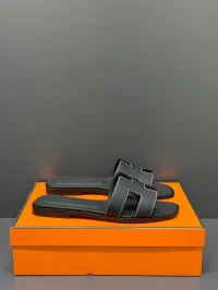 Hermes Oran Black Slippers – Image 6