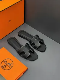 Hermes Oran Black Slippers – Image 3