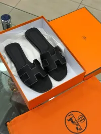 Hermes Oran Black Slippers – Image 5