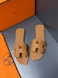 Hermes Oran Camel Slippers – Image 3