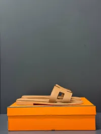 Hermes Oran Camel Slippers – Image 7