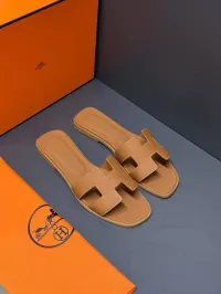 Hermes Oran Camel Slippers – Image 6
