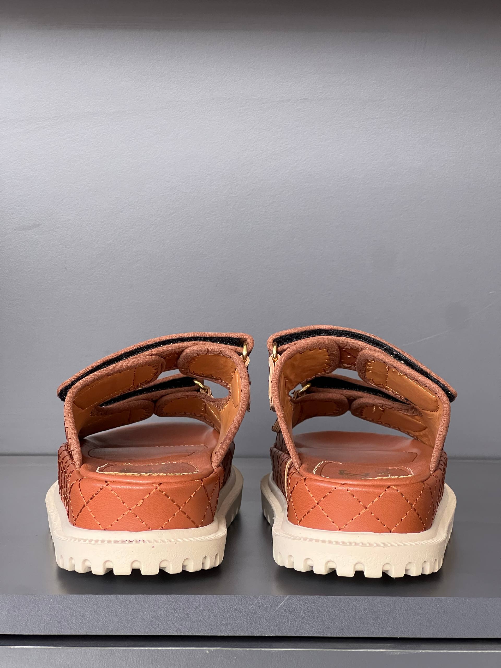 Chanel Camel Slippers – Image 3