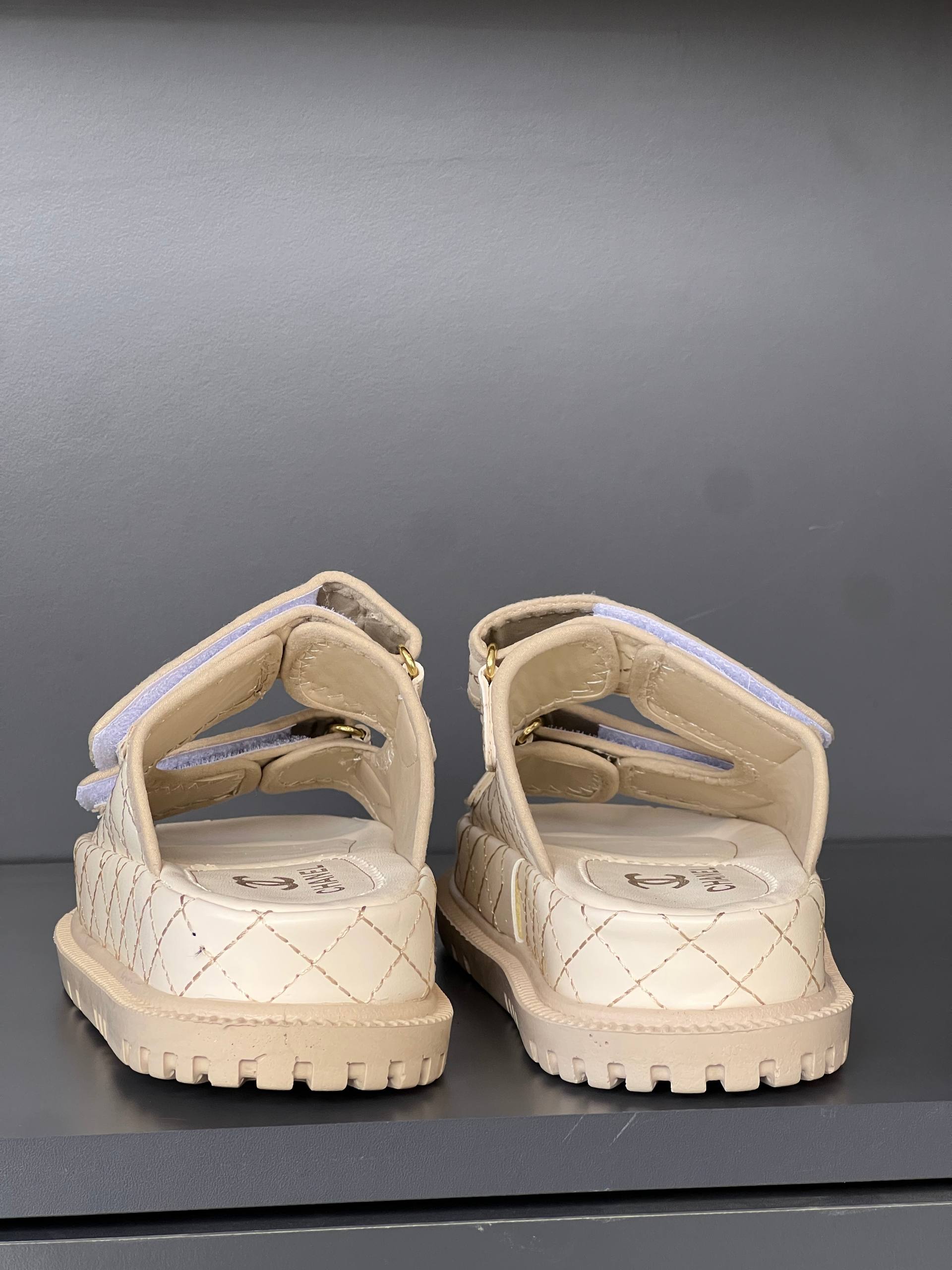 Chanel Off white Slippers – Image 4